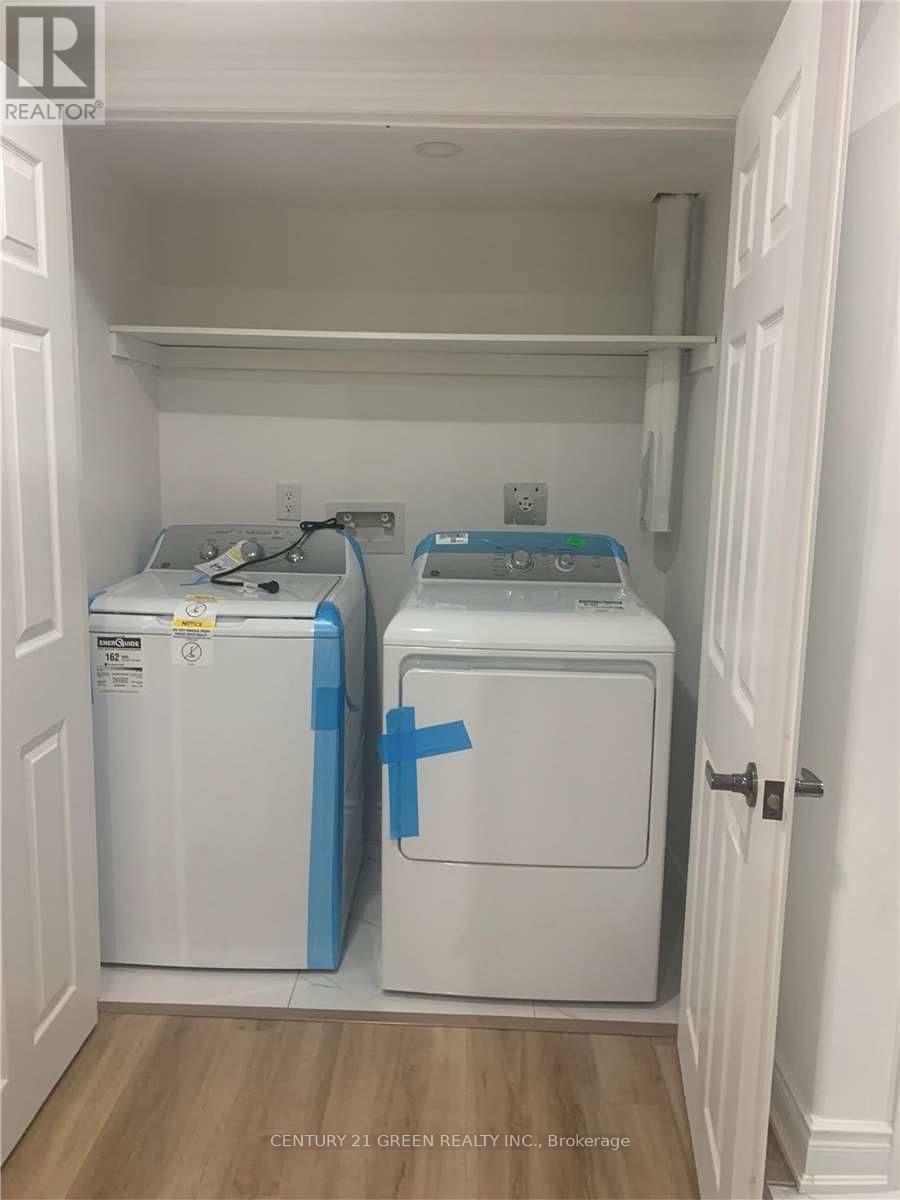 114 Rising Hill Ridge, Brampton, ON - Indoor Photo Showing Laundry Room