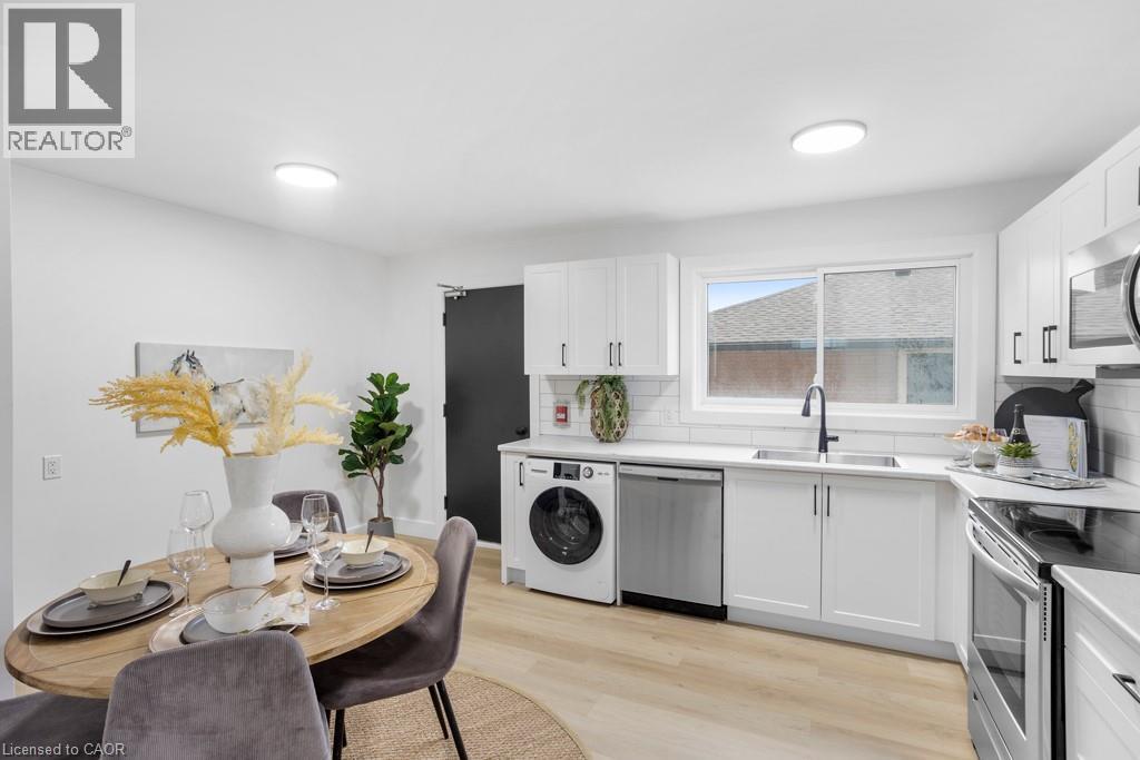 428 Prospect Avenue Unit# 6, Kitchener, ON - Indoor Photo Showing Other Room