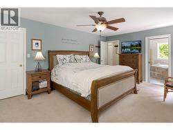 Spacious primary bedroom -