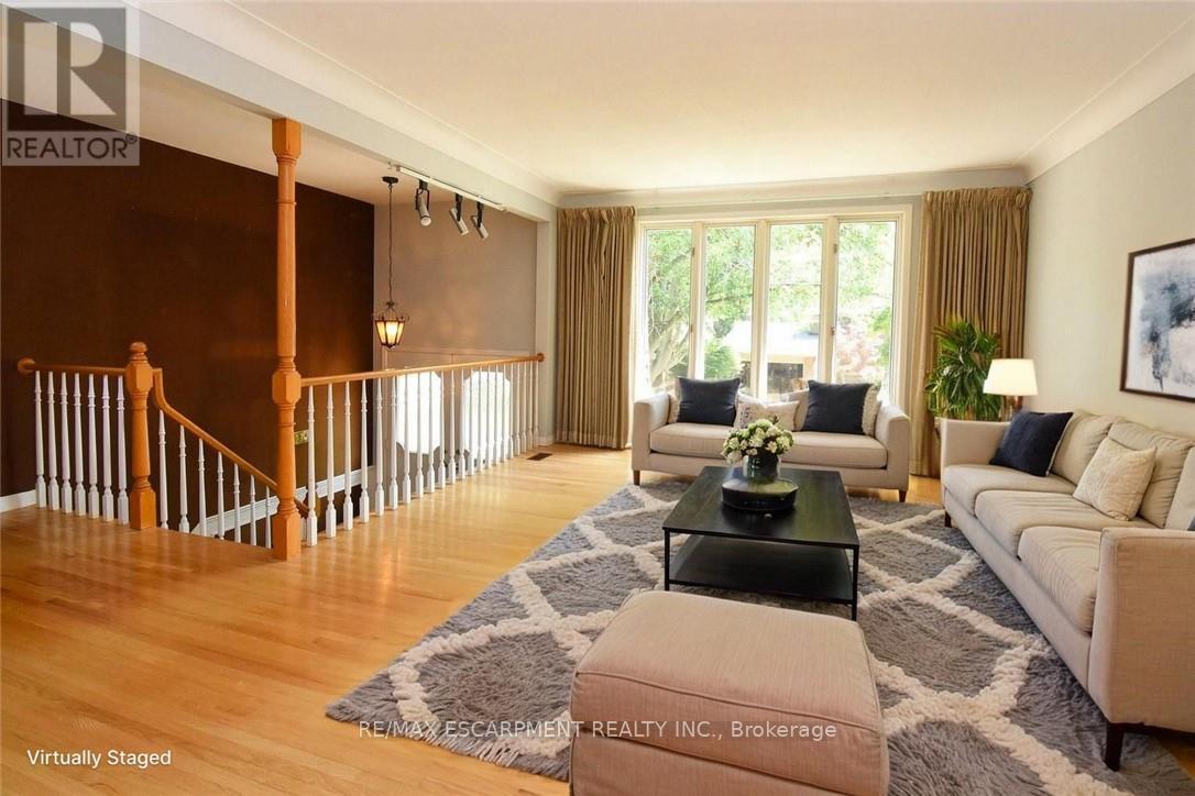 Virtually Staged - 30 Terrace Drive, Hamilton, ON - Indoor Photo Showing Living Room
