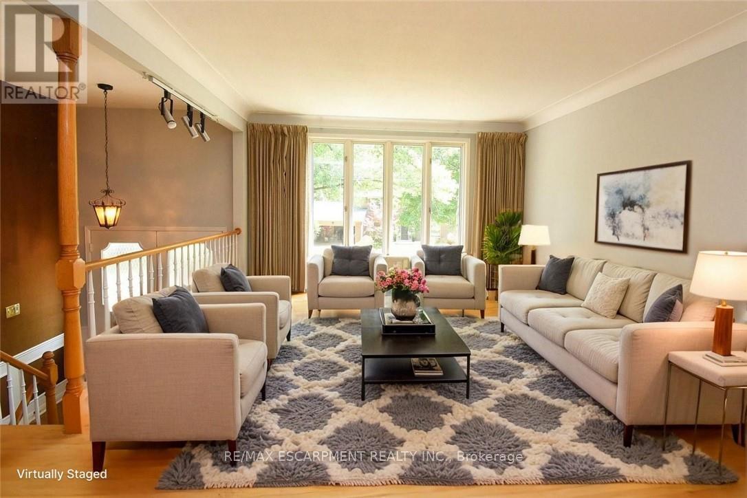 Virtually Staged - 30 Terrace Drive, Hamilton, ON - Indoor Photo Showing Living Room