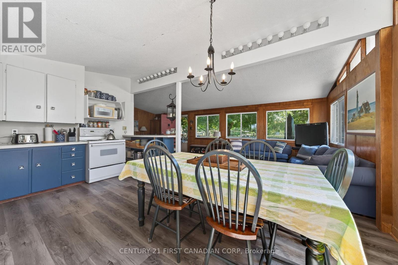 4 - 49075 Dexter Line, Malahide, ON - Indoor Photo Showing Dining Room