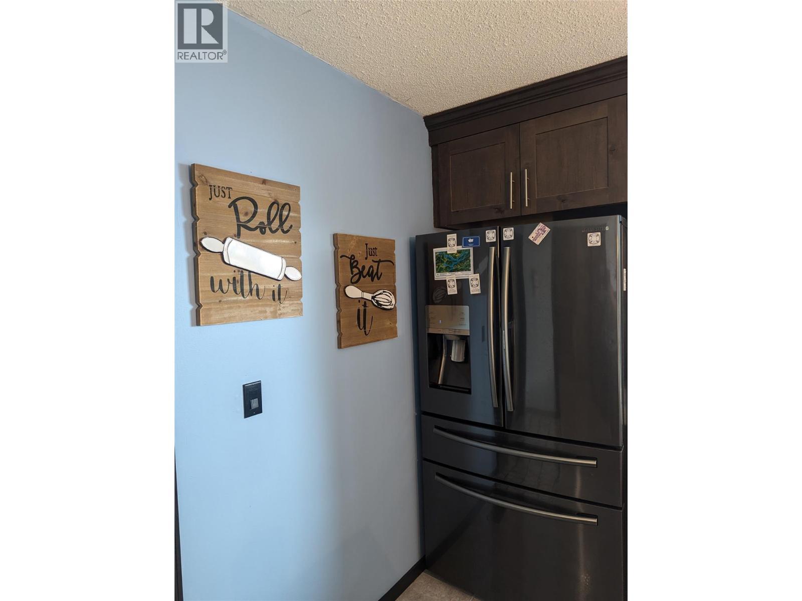 7780 Bentley Road, Anglemont, BC - Indoor