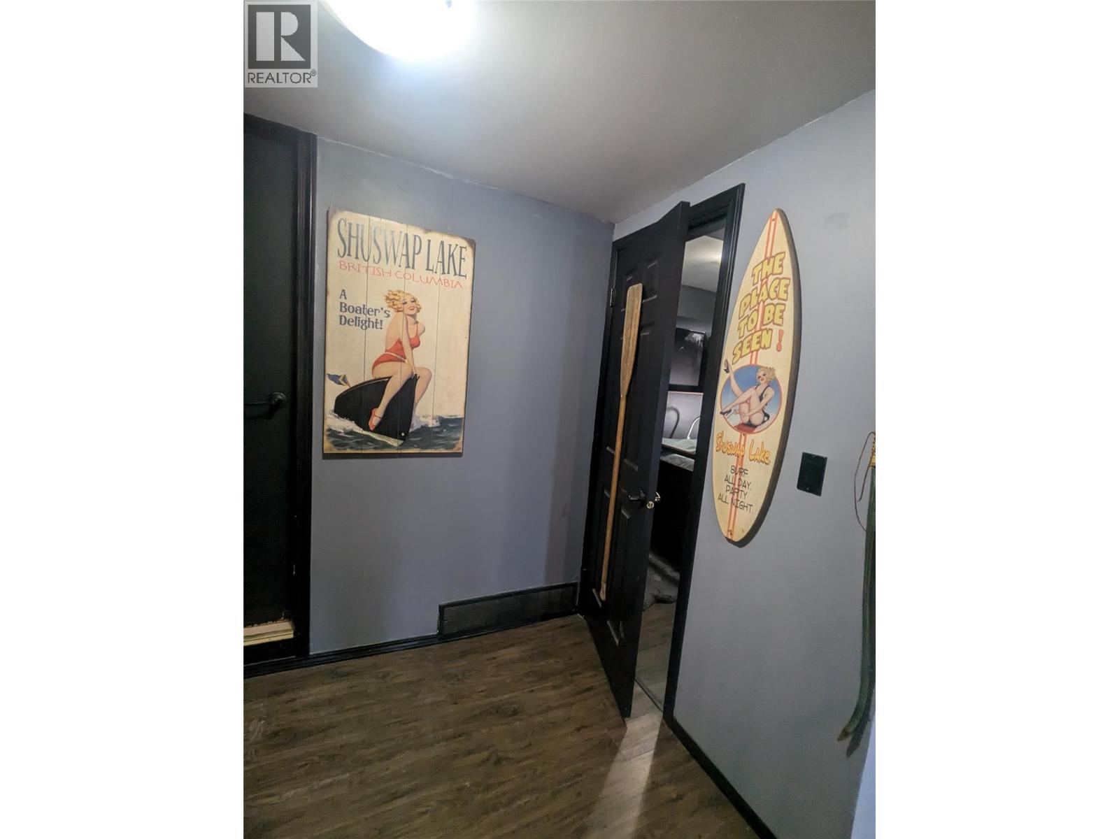 7780 Bentley Road, Anglemont, BC - Indoor Photo Showing Other Room