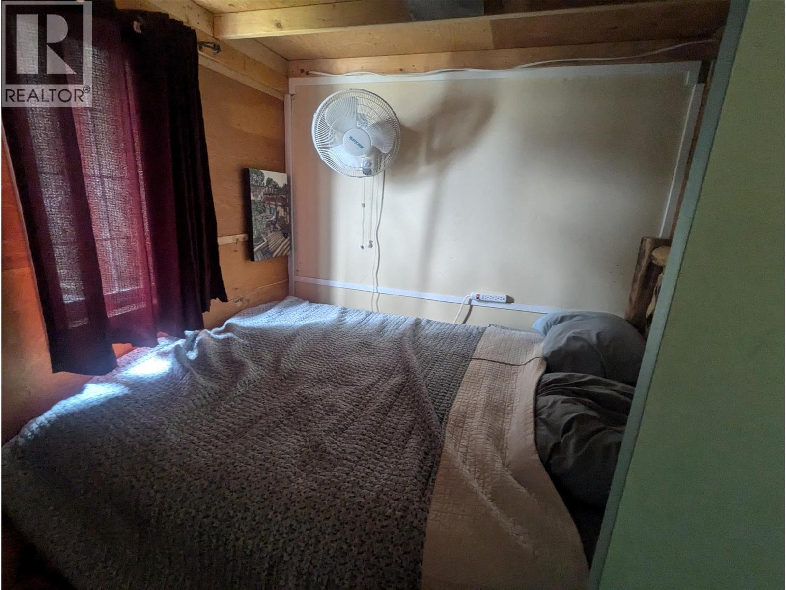 7780 Bentley Road, Anglemont, BC - Indoor Photo Showing Other Room