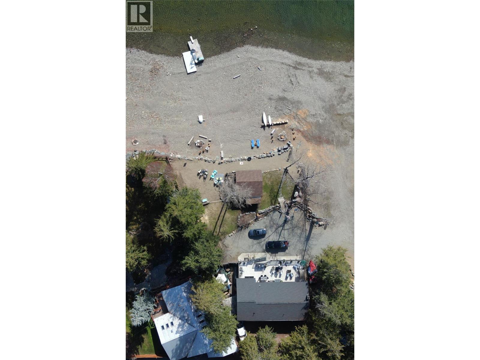 7780 Bentley Road, Anglemont, BC -