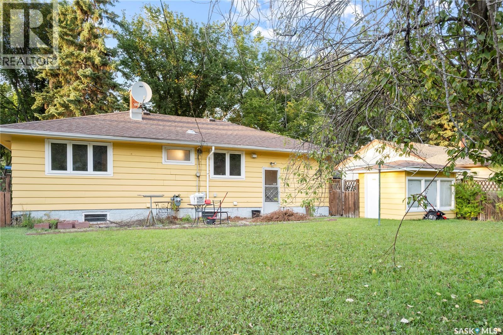 94 Dunning Crescent, Regina, SK - Outdoor