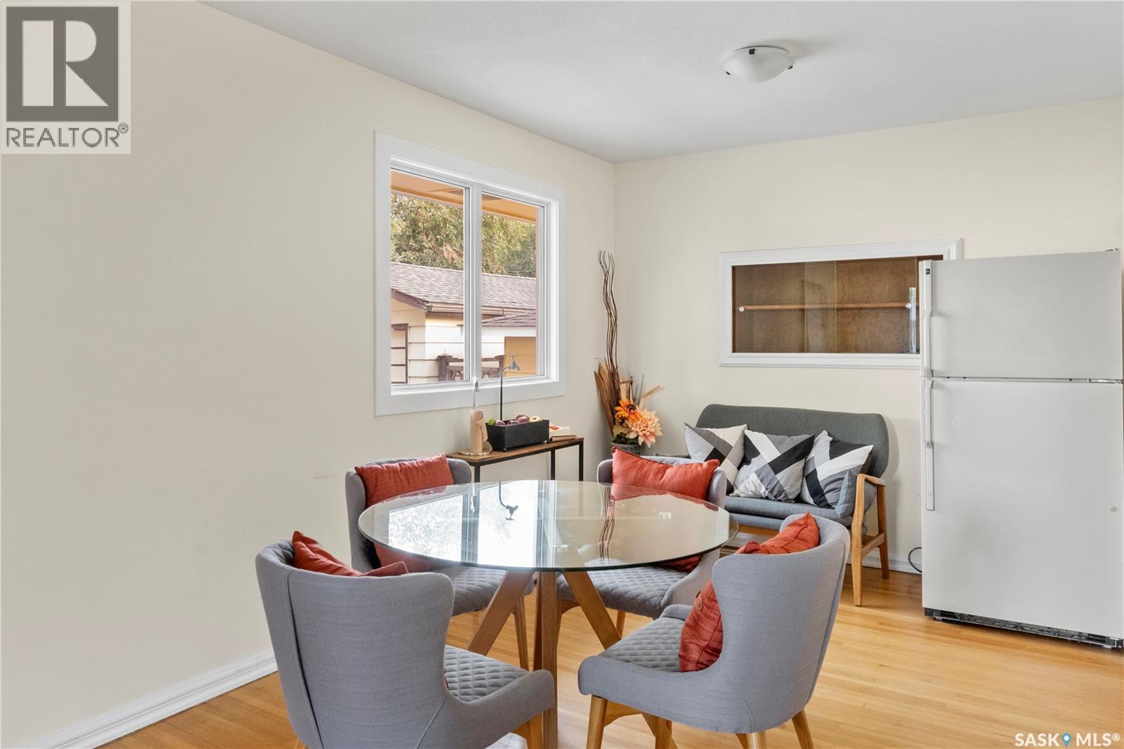 94 Dunning Crescent, Regina, SK - Indoor Photo Showing Dining Room