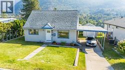 3317 3RD Avenue Castlegar, BC V1N 2R5