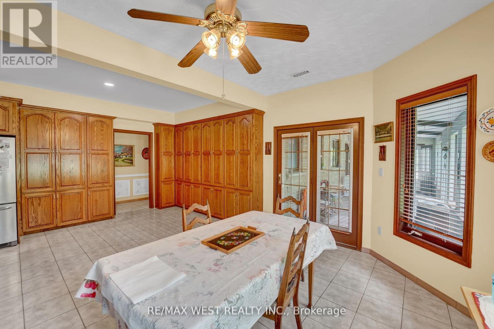 805 Centre Road, Hamilton, ON - Indoor Photo Showing Other Room