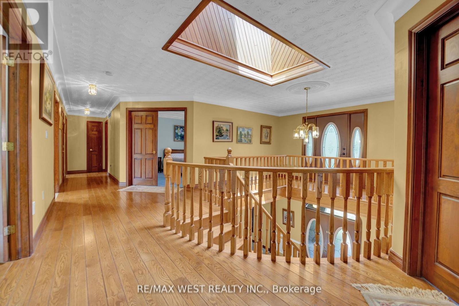 805 Centre Road, Hamilton, ON - Indoor Photo Showing Other Room