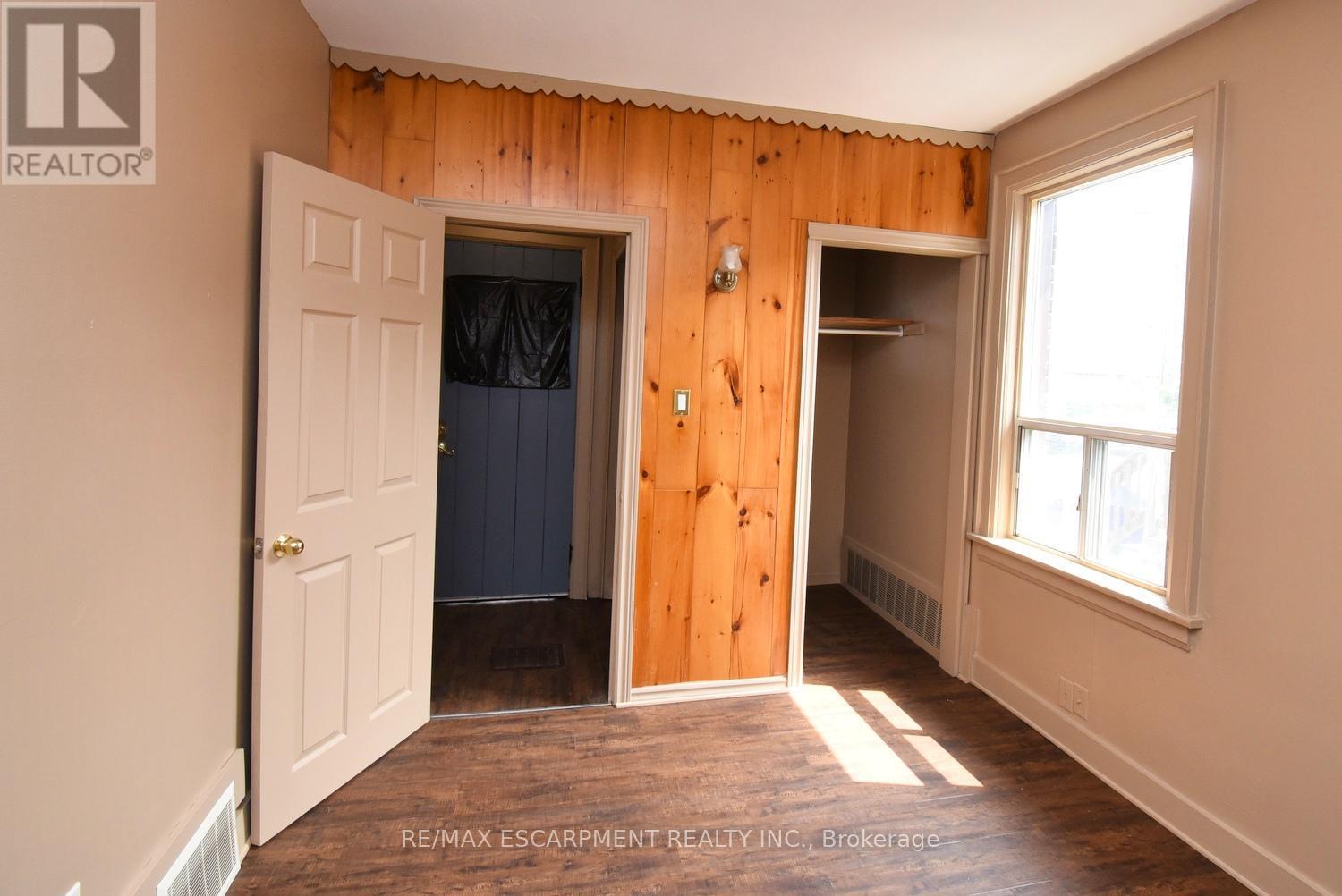 92 Gertrude Street, Hamilton, ON - Indoor Photo Showing Other Room