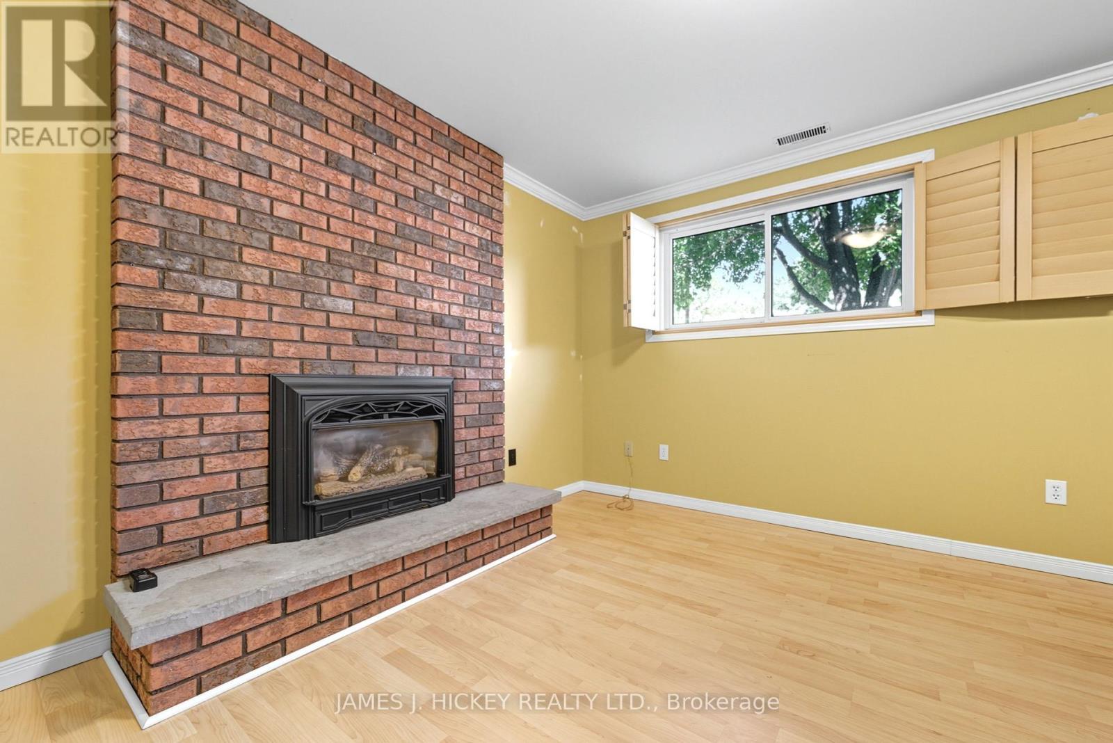 119 Frontenac Crescent, Deep River, ON - Indoor Photo Showing Living Room With Fireplace