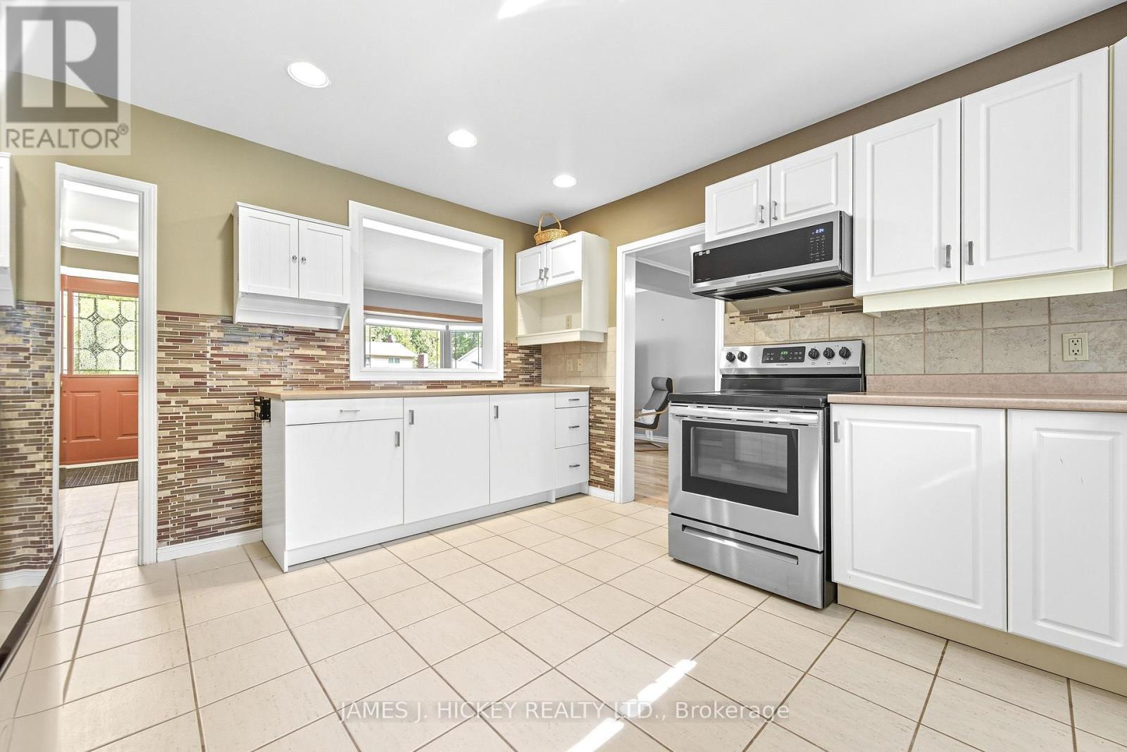 119 Frontenac Crescent, Deep River, ON - Indoor Photo Showing Kitchen