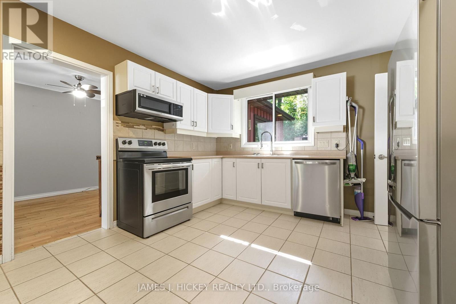119 Frontenac Crescent, Deep River, ON - Indoor Photo Showing Kitchen