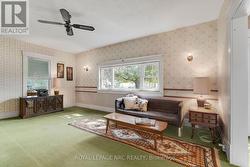 large 18x14' living room -