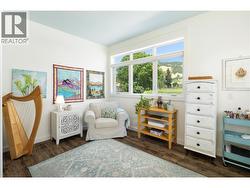 Den or 4th bedroom -