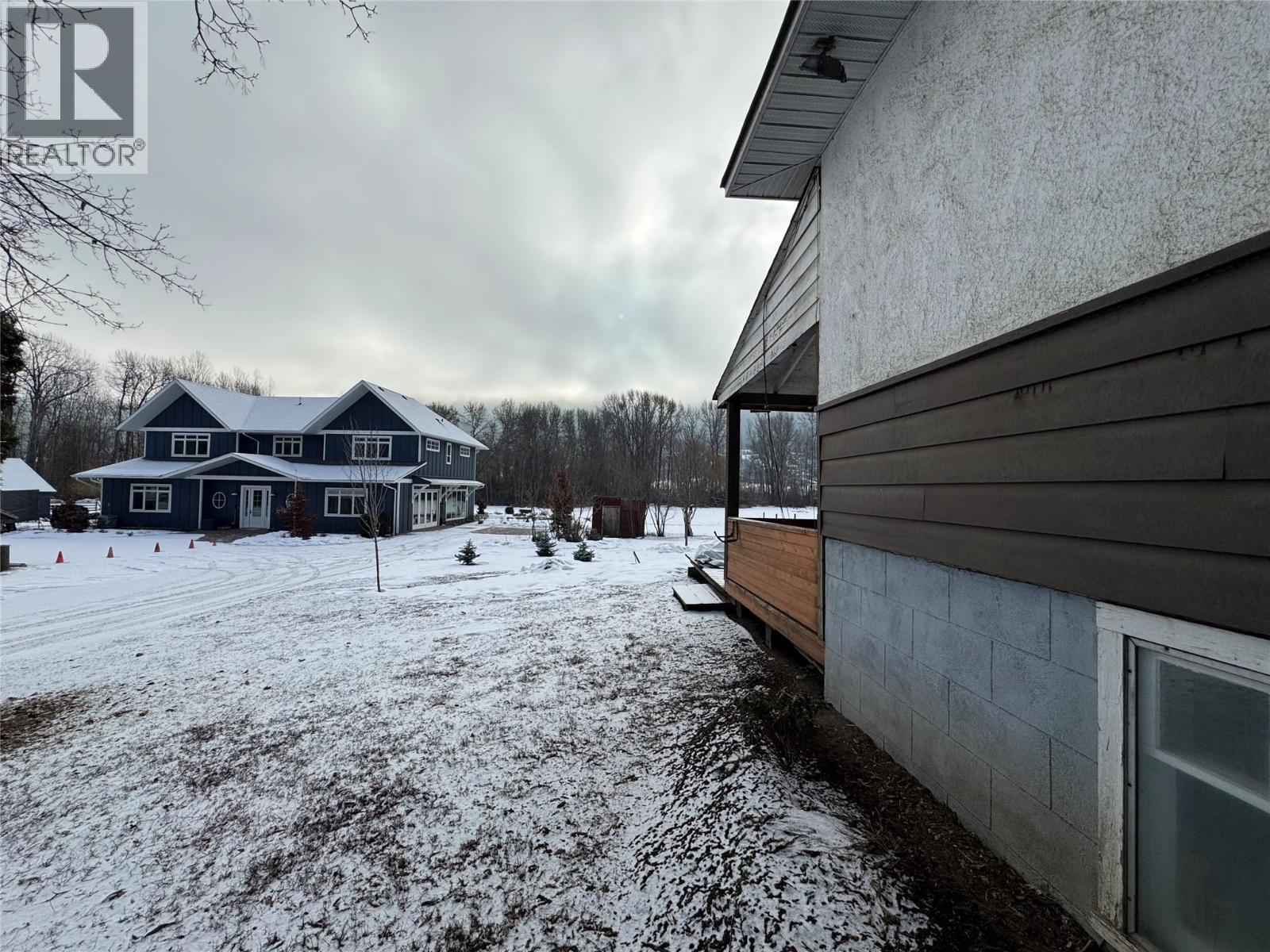 6984 Highway 6, Coldstream, BC - Outdoor