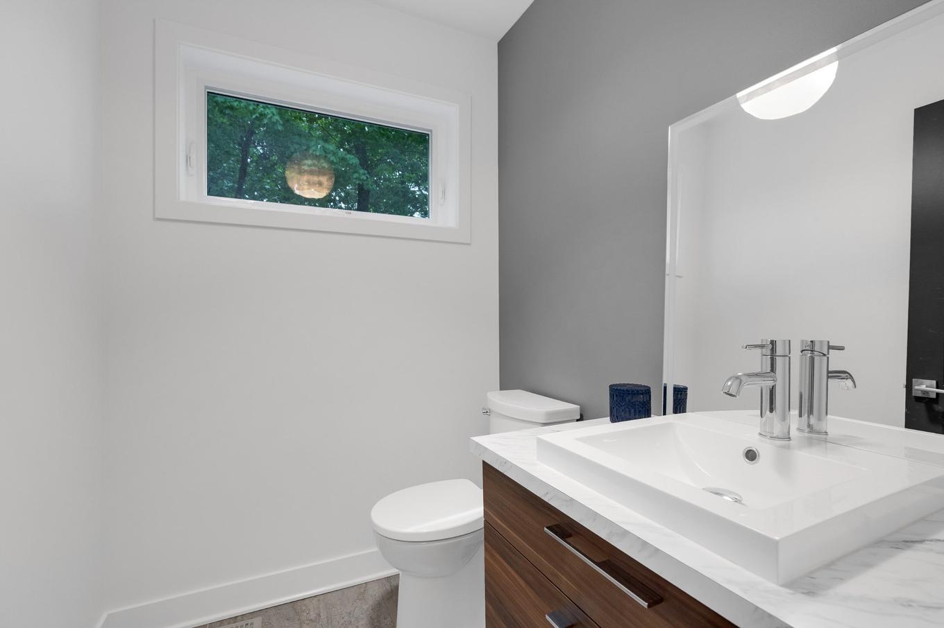 Powder room - 16925 Rue Du Corail, Mirabel, QC - Indoor Photo Showing Bathroom
