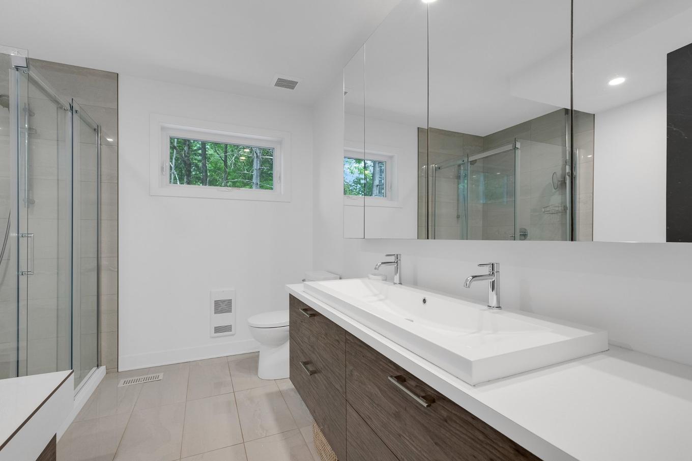 Bathroom - 16925 Rue Du Corail, Mirabel, QC - Indoor Photo Showing Bathroom