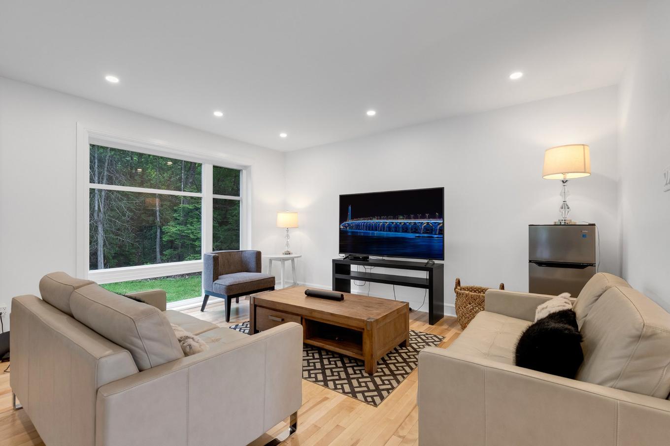 Living room - 16925 Rue Du Corail, Mirabel, QC - Indoor Photo Showing Living Room