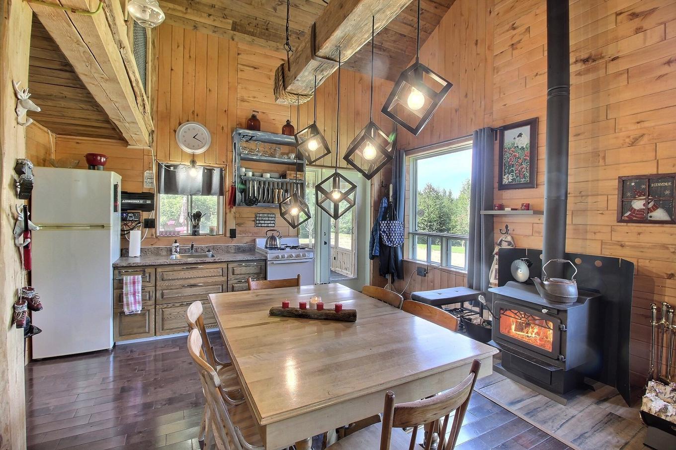 Dining room - 104 Ch. De L'Étang, Petit-Saguenay, QC - Indoor Photo Showing Dining Room