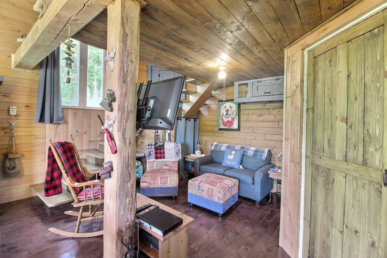 Den - 104 Ch. De L'Étang, Petit-Saguenay, QC - Indoor Photo Showing Other Room