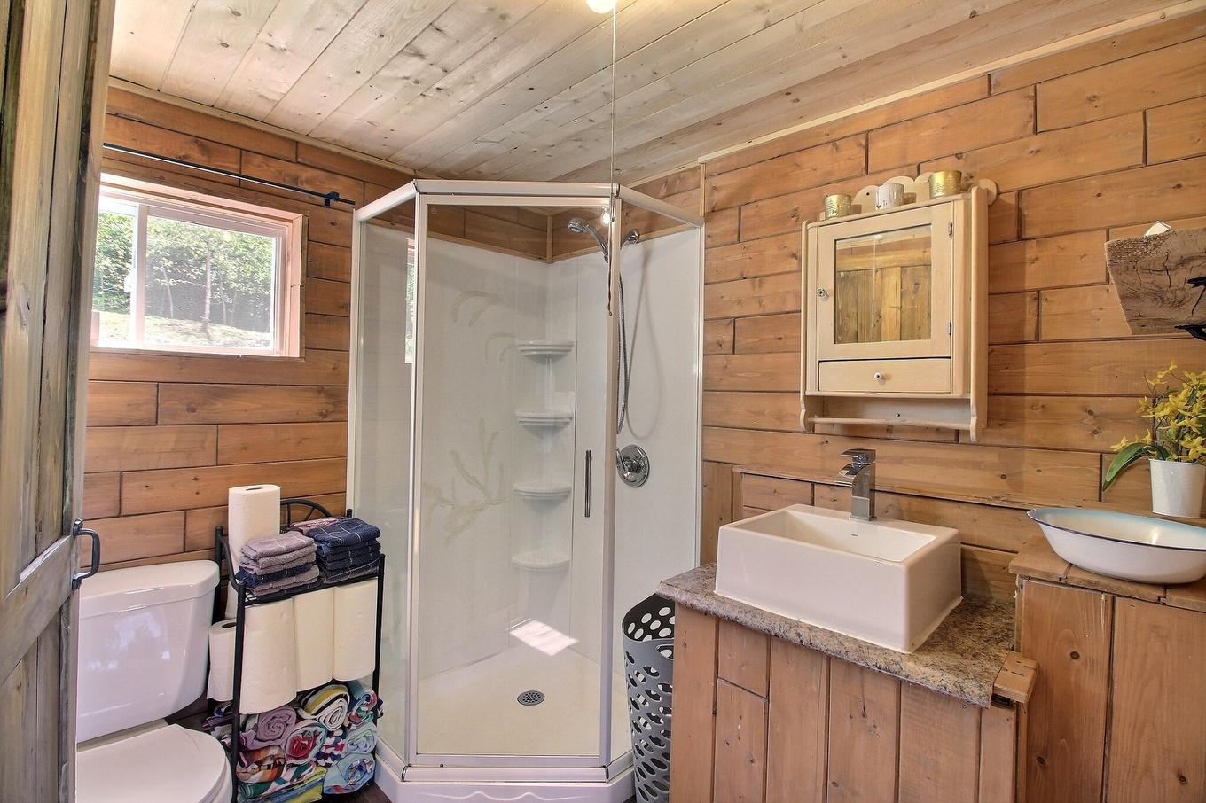 Bathroom - 104 Ch. De L'Étang, Petit-Saguenay, QC - Indoor Photo Showing Bathroom