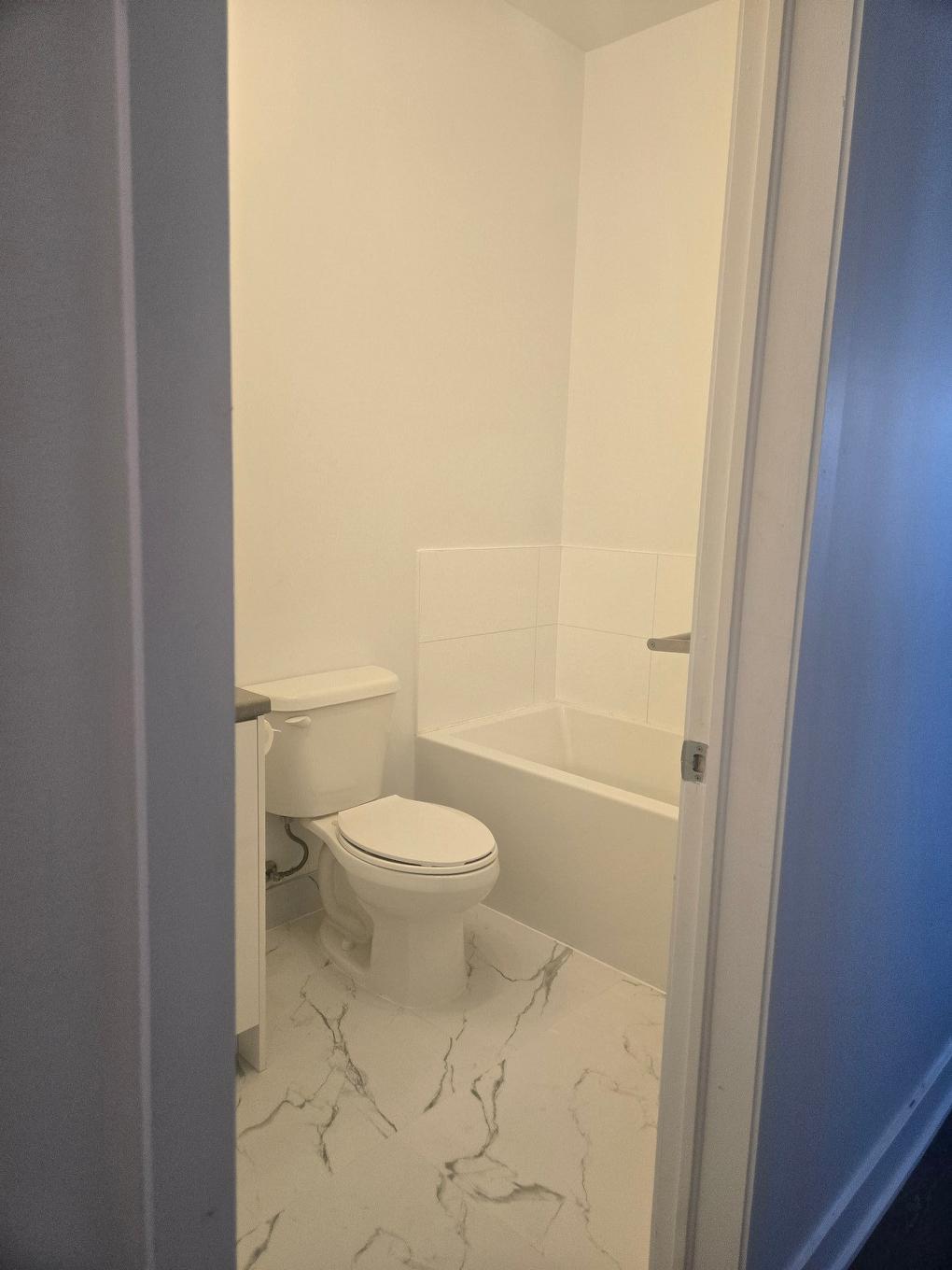 Bathroom - 1056 Rue St-Viateur, Joliette, QC - Indoor Photo Showing Bathroom