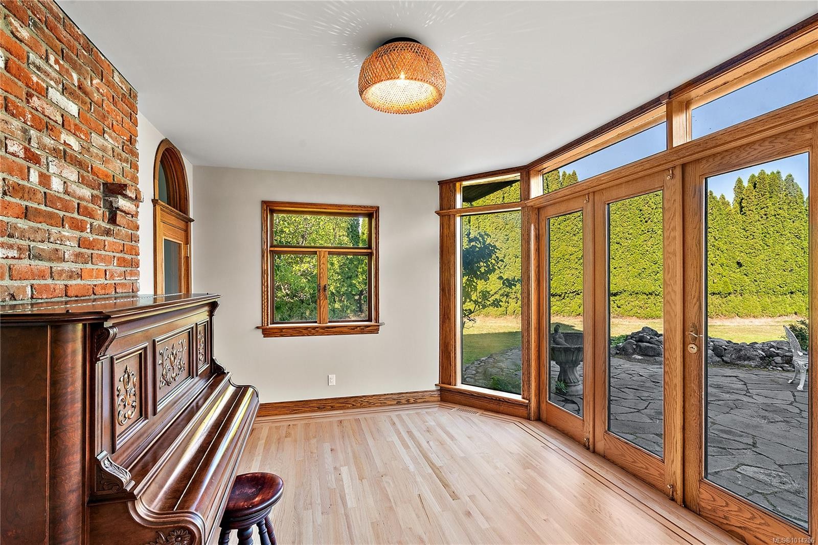 845 Downey Rd, North Saanich, BC