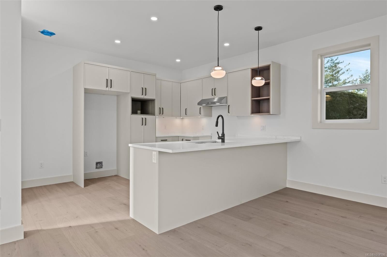 1-571 Bezanton Way, Colwood, BC