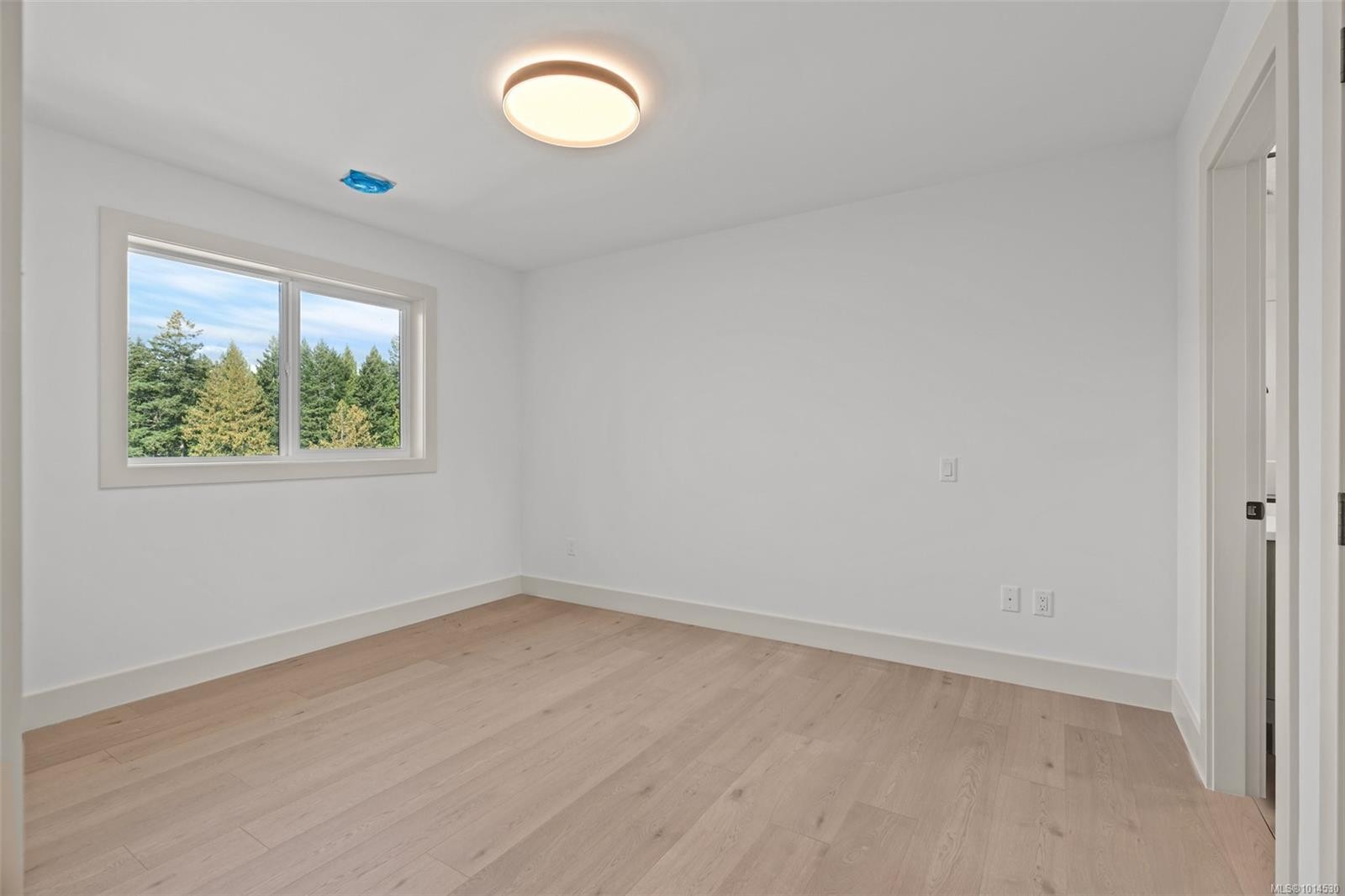 1-571 Bezanton Way, Colwood, BC