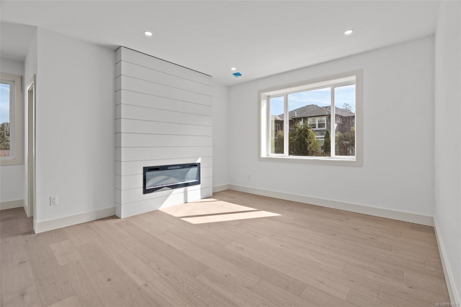 1-571 Bezanton Way, Colwood, BC