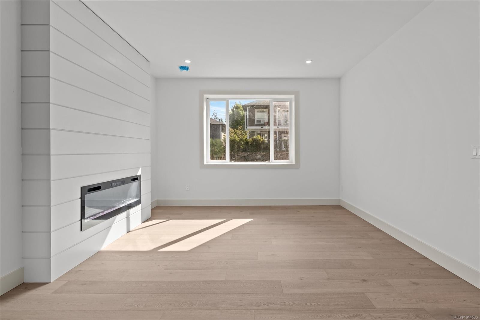 1-571 Bezanton Way, Colwood, BC