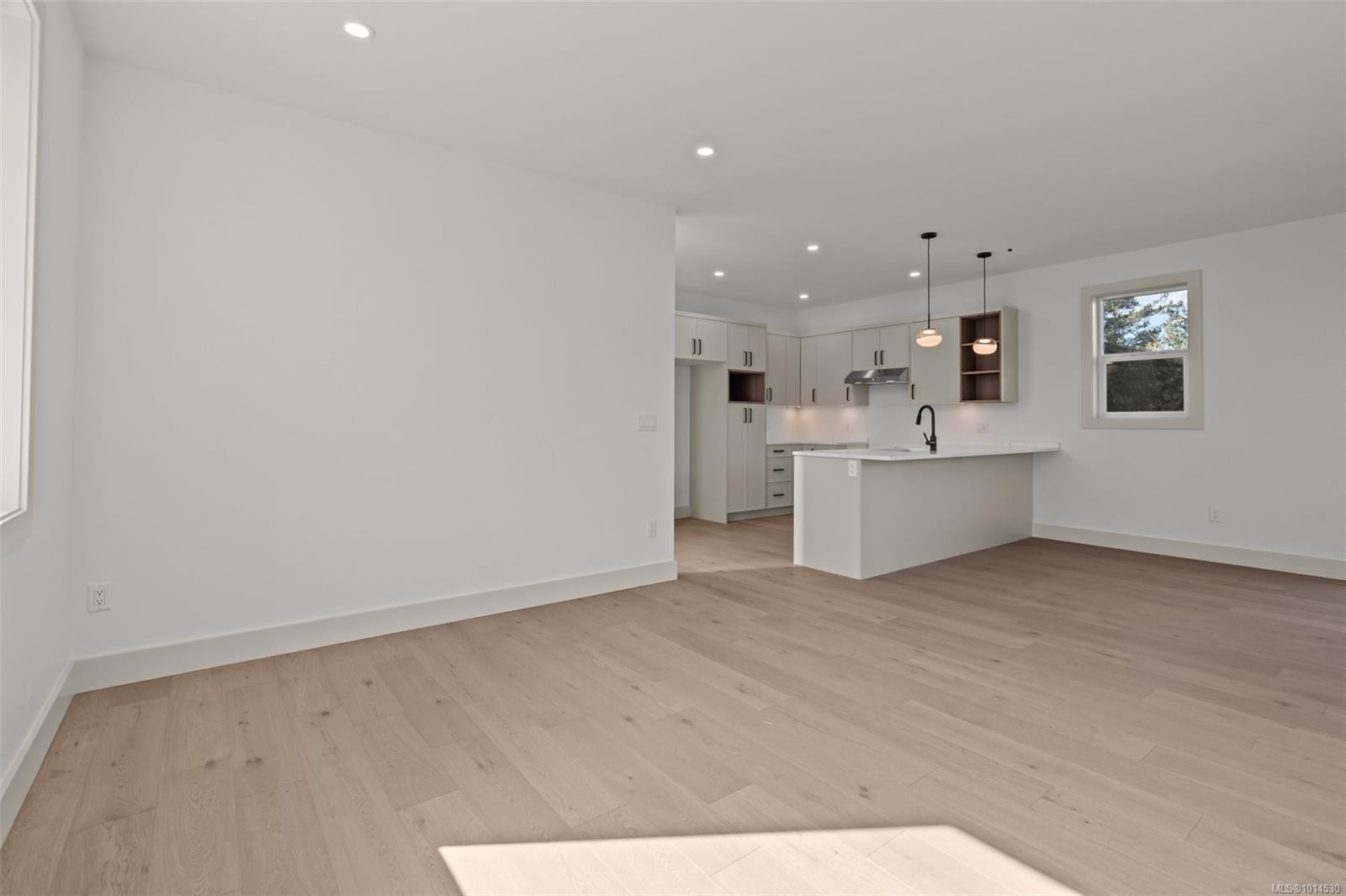 1-571 Bezanton Way, Colwood, BC