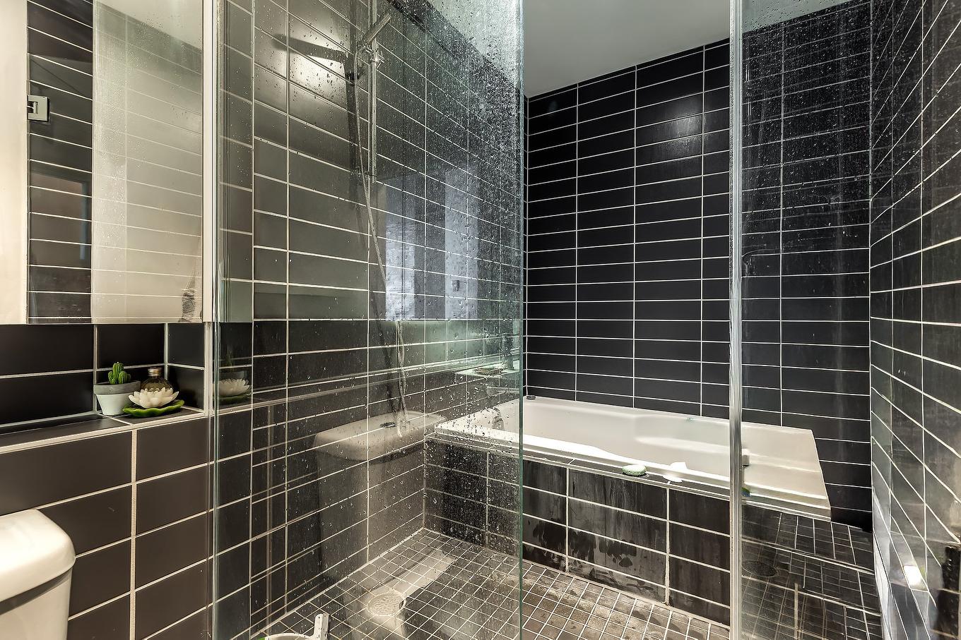 Salle d'eau - 349-3700 Rue St-Antoine O., Montréal (Le Sud-Ouest), QC - Indoor