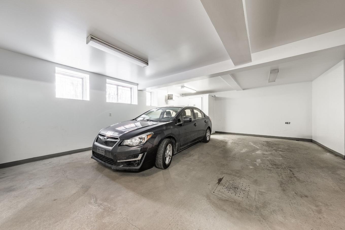 Garage - 473 Rue Lusignan, Montréal (Le Sud-Ouest), QC - Indoor Photo Showing Garage