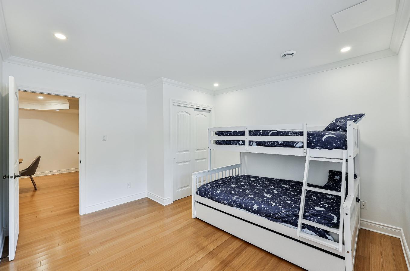 Cellar/Cold room - 298 Ch. De La Pinède, Piedmont, QC - Indoor Photo Showing Bedroom