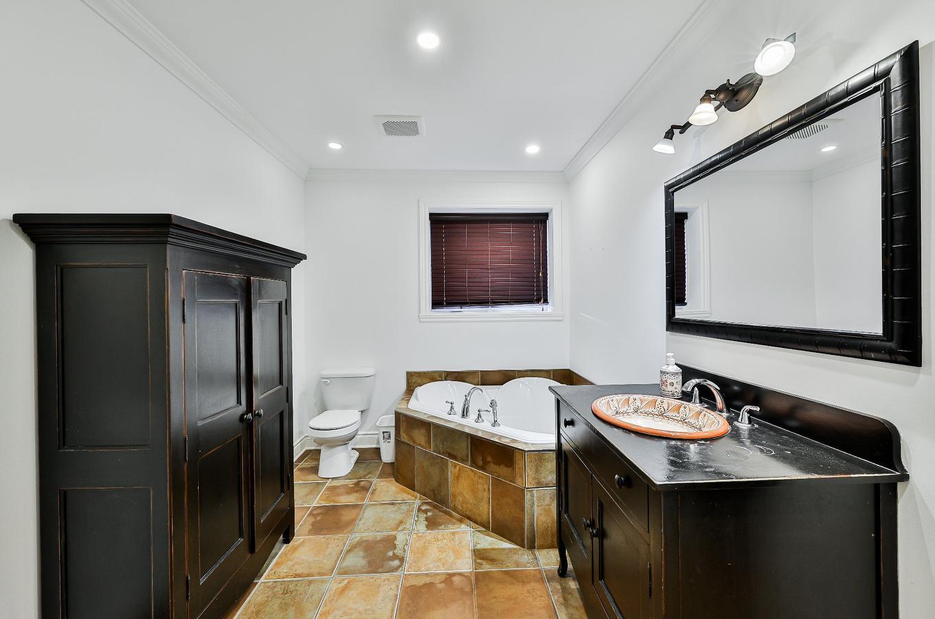 Bathroom - 298 Ch. De La Pinède, Piedmont, QC - Indoor Photo Showing Bathroom