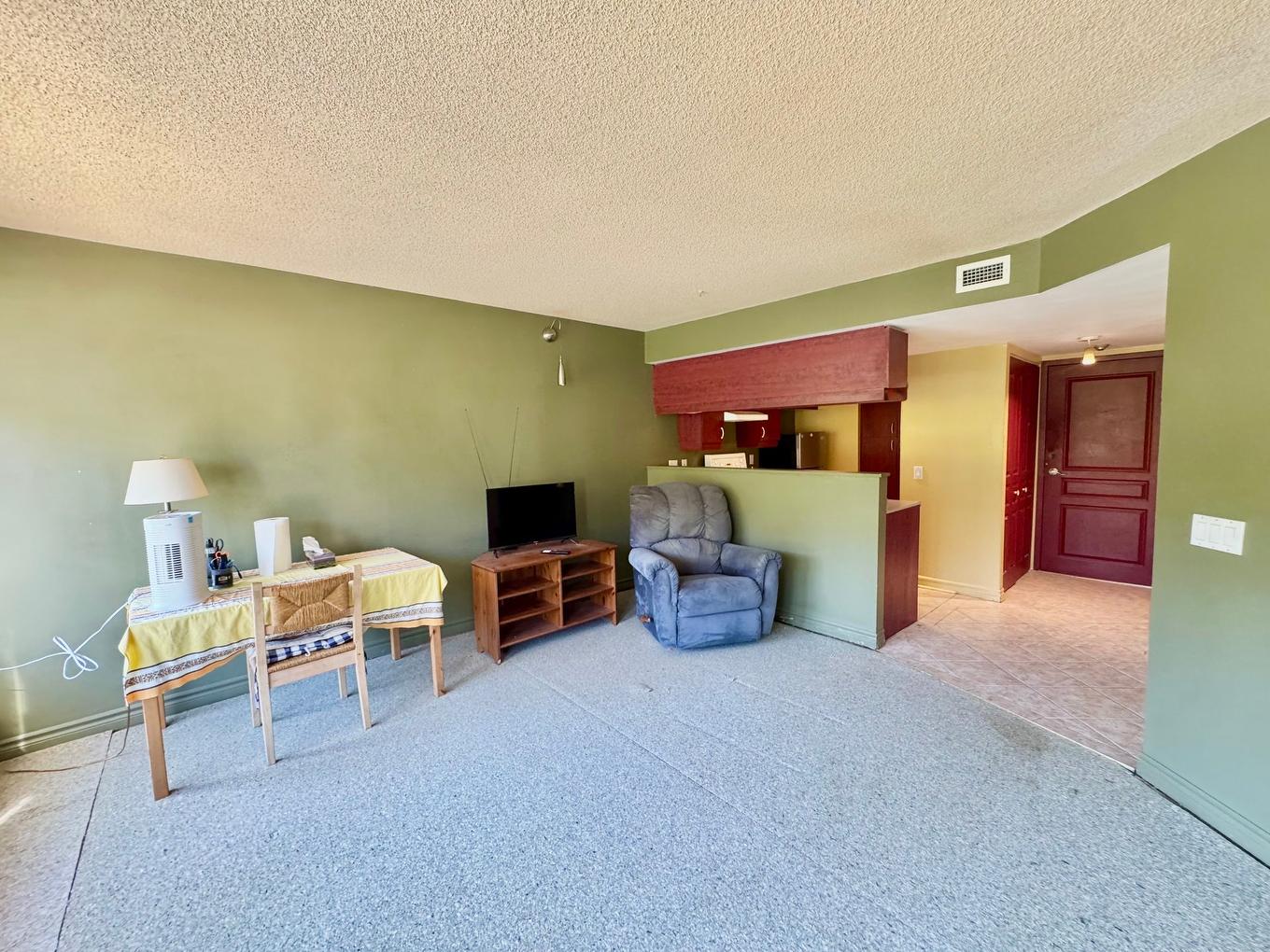 Salon - 302-925 Boul. René-Lévesque E., Montréal (Ville-Marie), QC - Indoor