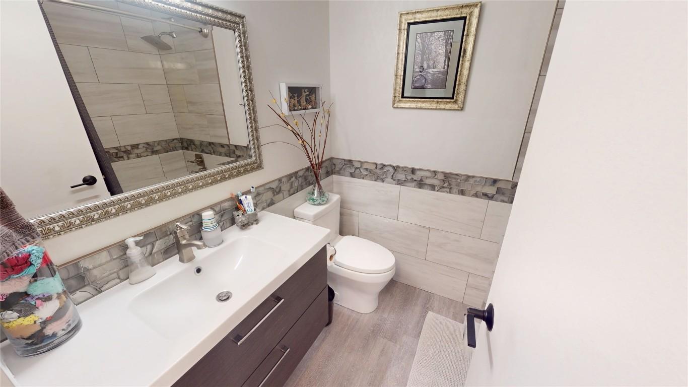 316 22Nd Avenue, Cranbrook, BC - Indoor Photo Showing Bathroom