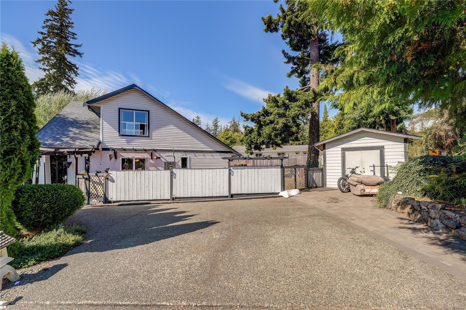 6978 Larkspur Rd, Sooke, BC - Outdoor