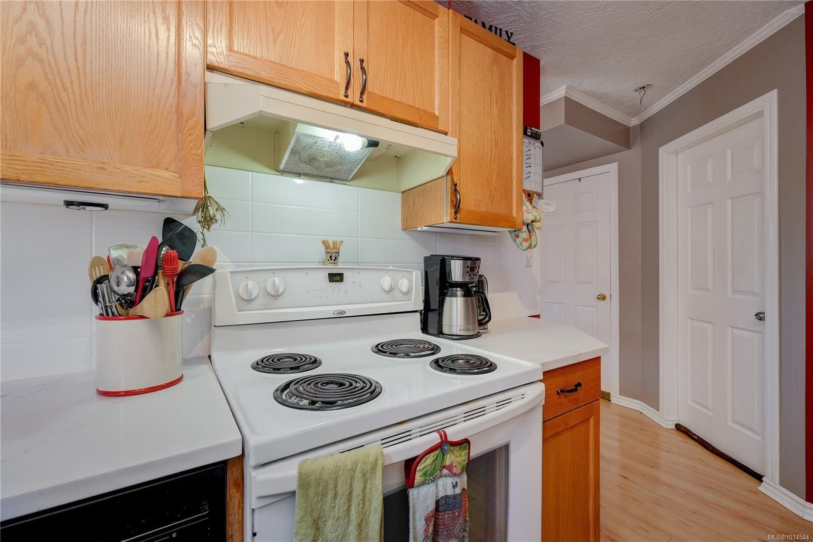 6978 Larkspur Rd, Sooke, BC - Indoor Photo Showing Kitchen