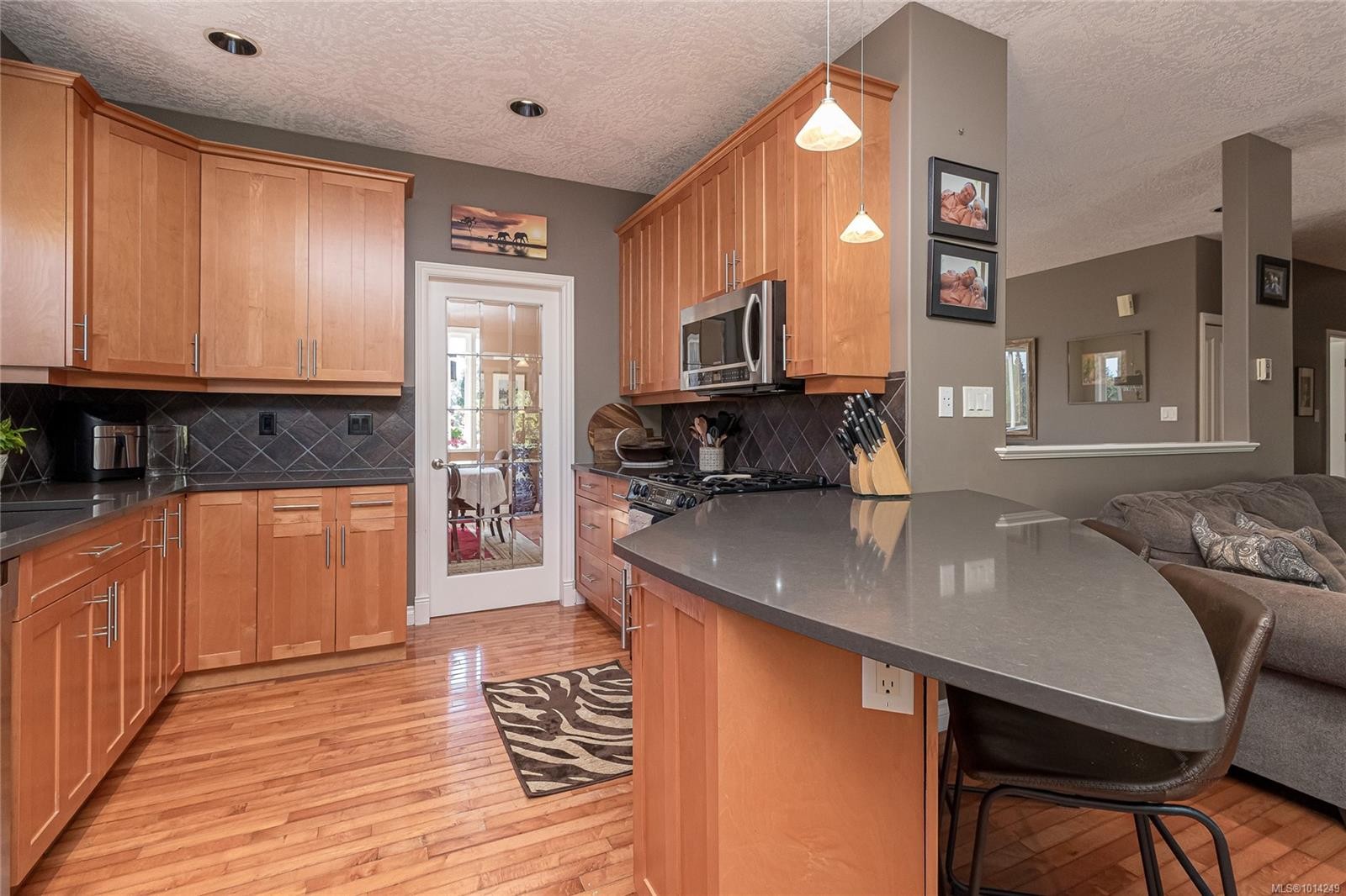 1204 Knockan Pl, Saanich, BC