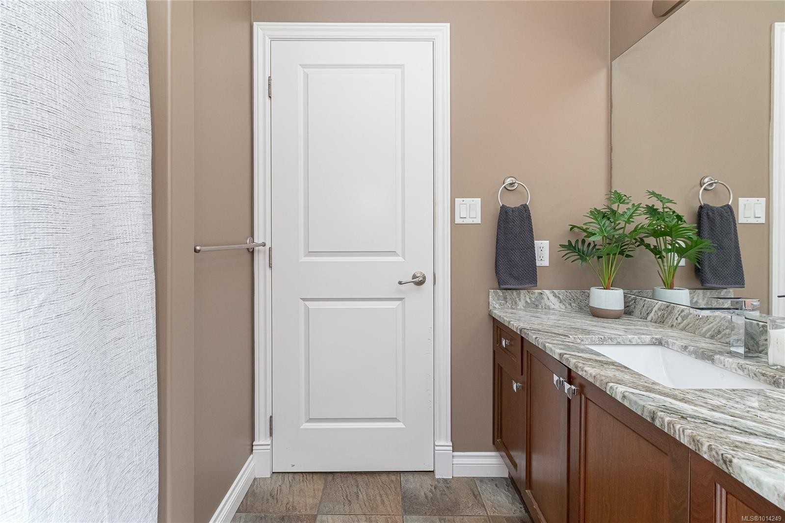 1204 Knockan Pl, Saanich, BC