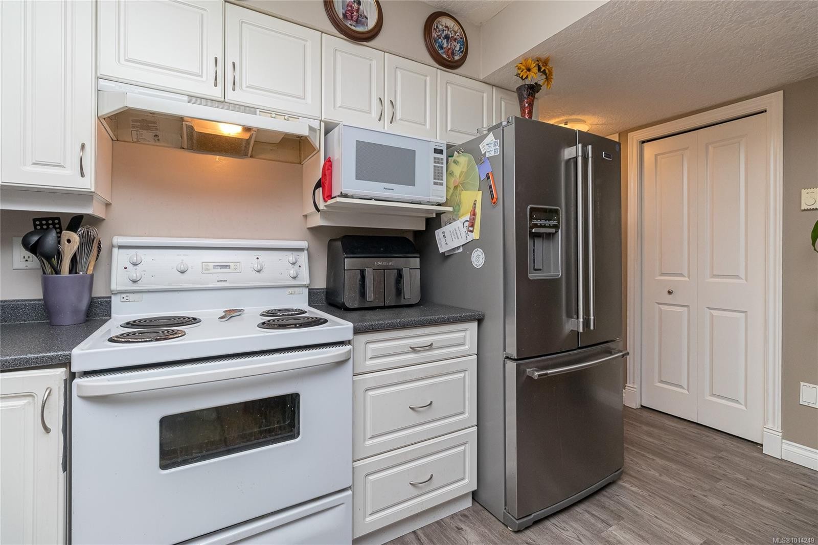 1204 Knockan Pl, Saanich, BC