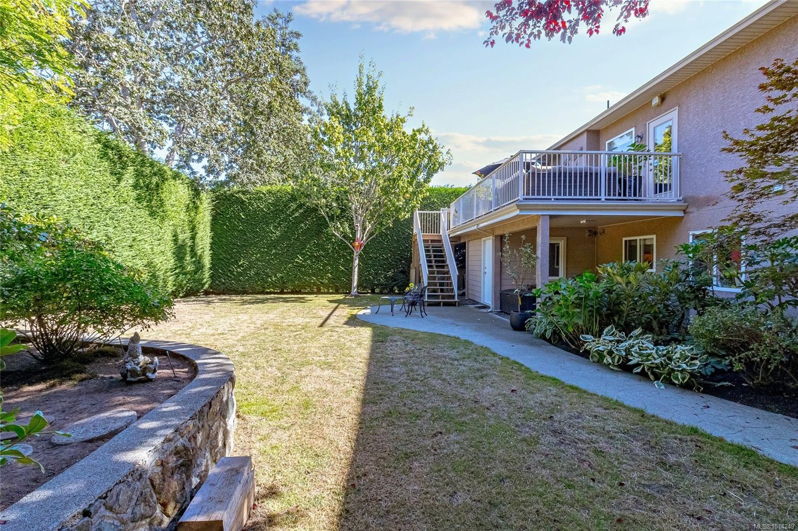 1204 Knockan Pl, Saanich, BC