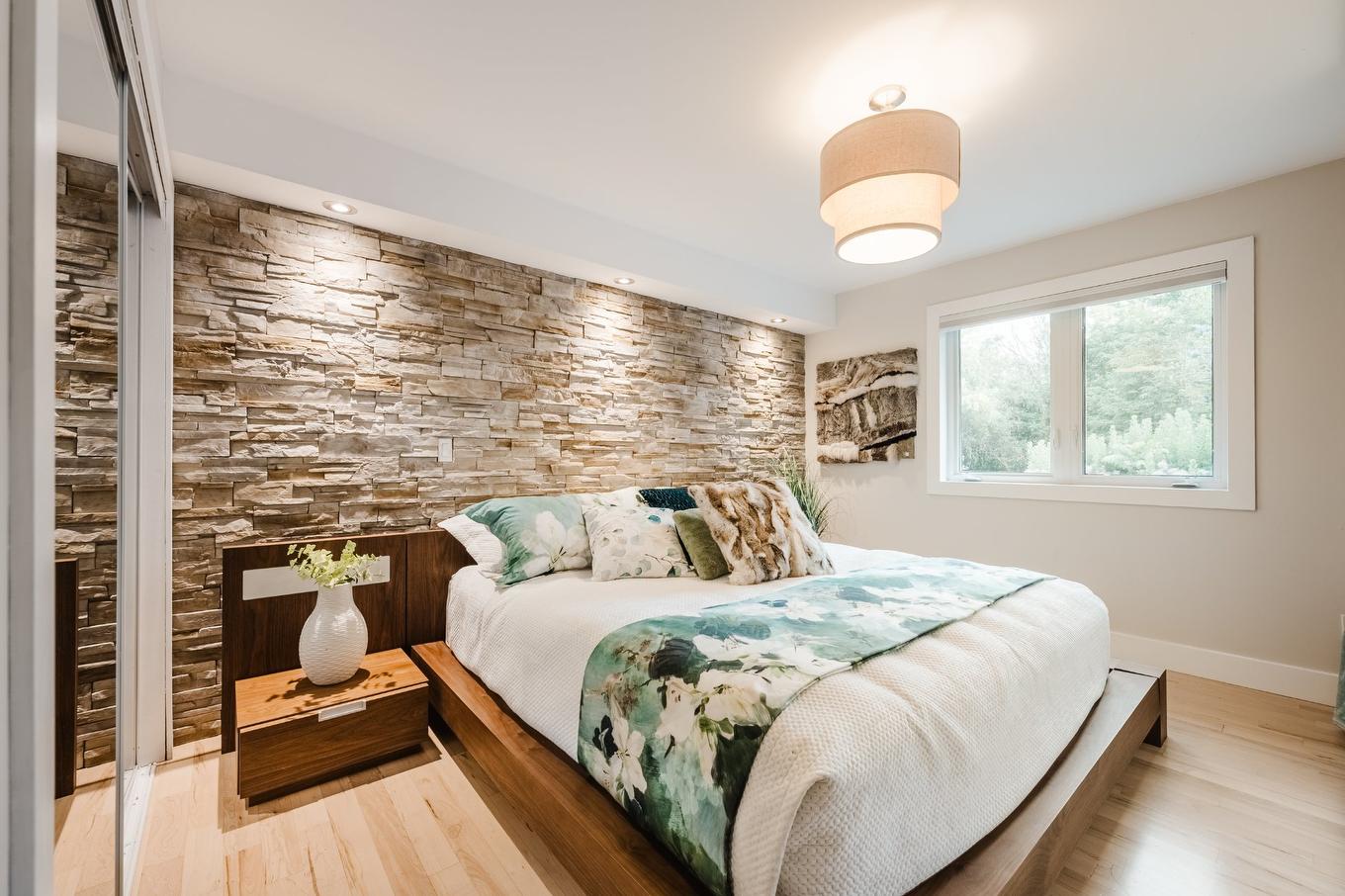 Primary bedroom - 14 Rue De L'Anse, Saint-Jean-Sur-Richelieu, QC - Indoor Photo Showing Bedroom