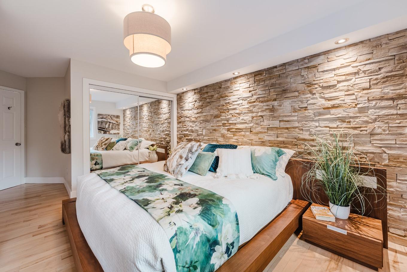 Primary bedroom - 14 Rue De L'Anse, Saint-Jean-Sur-Richelieu, QC - Indoor Photo Showing Bedroom