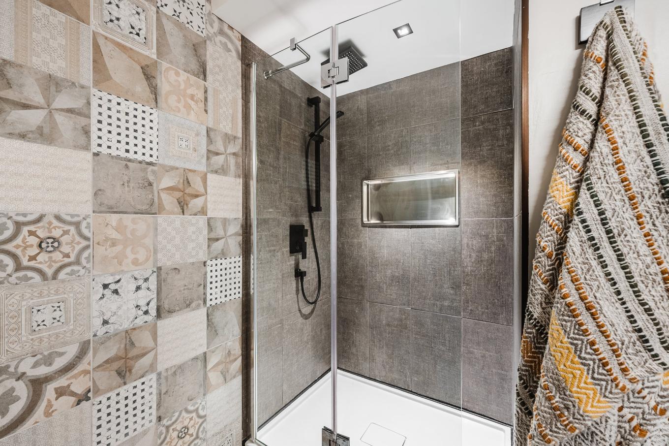 Bathroom - 14 Rue De L'Anse, Saint-Jean-Sur-Richelieu, QC - Indoor Photo Showing Bathroom